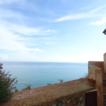 La Casa Del Faro Tatil Evi